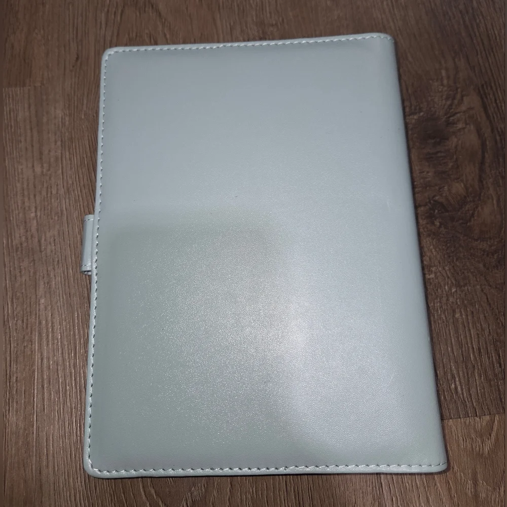 NWOT Light Blue 100 Envelope Savings Challenge Binder With Magnetic Closure